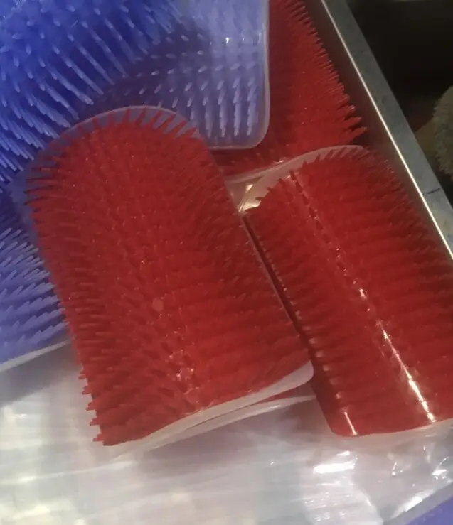 Pet Grooming Brush - Image 9